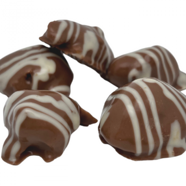 Produktbild Erdbeerstücke mit Joghurt in Edel-Vollmilch und weisser Schokolade EH Chocoladen